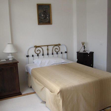 Hotel Santa Marina Antica Foresteria Санта Марина Салина Екстериор снимка