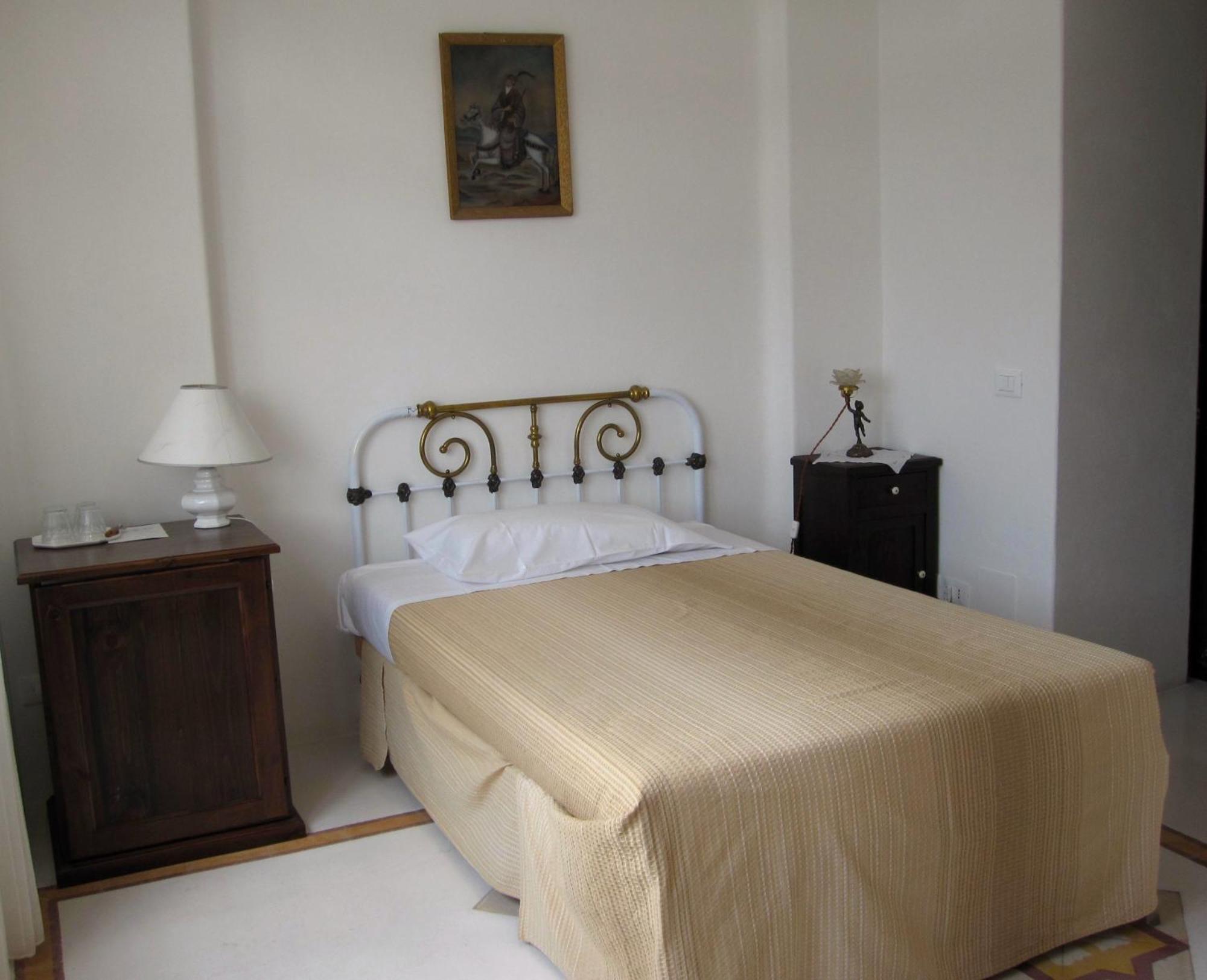 Hotel Santa Marina Antica Foresteria Санта Марина Салина Екстериор снимка