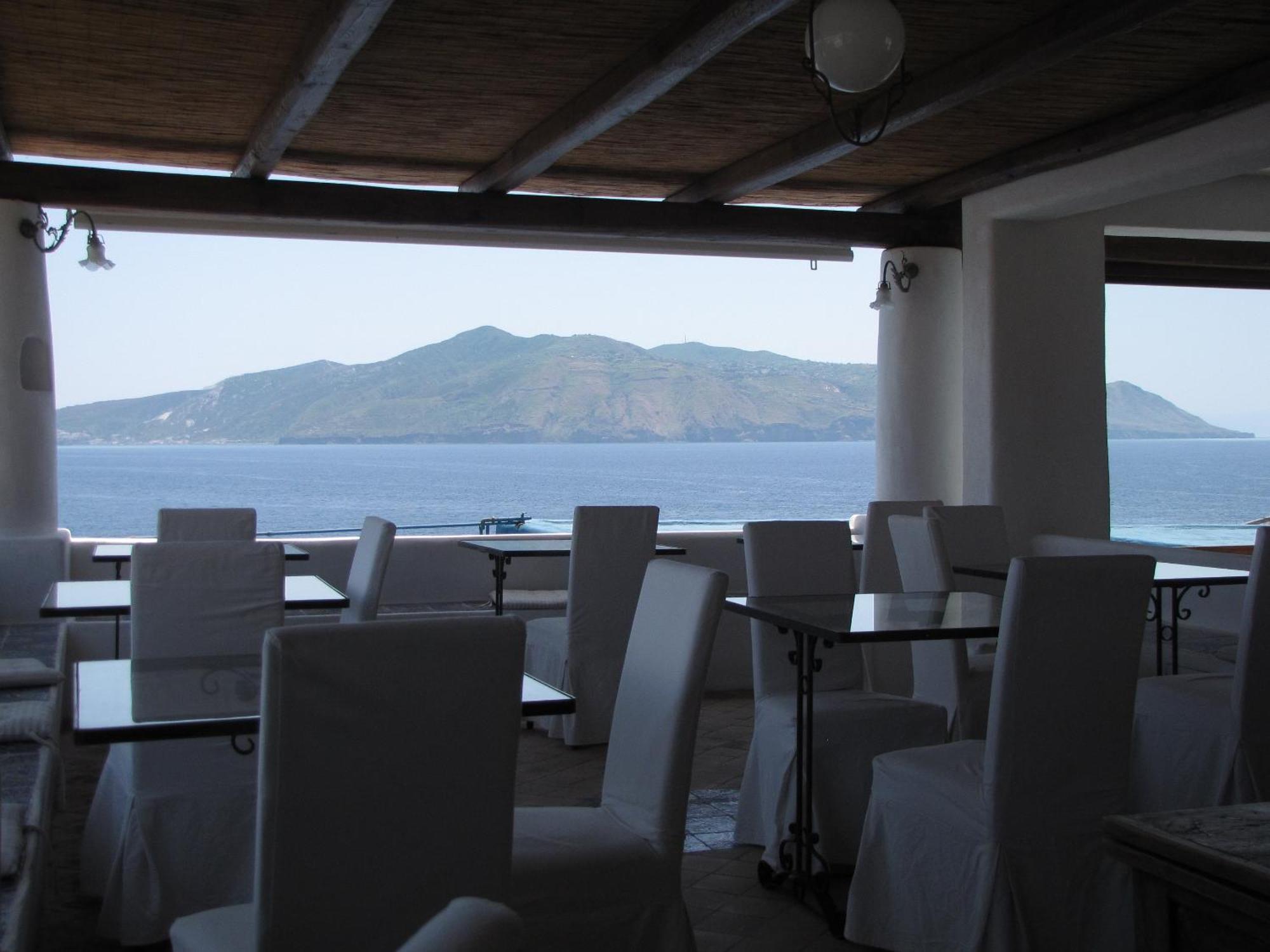 Hotel Santa Marina Antica Foresteria Санта Марина Салина Екстериор снимка