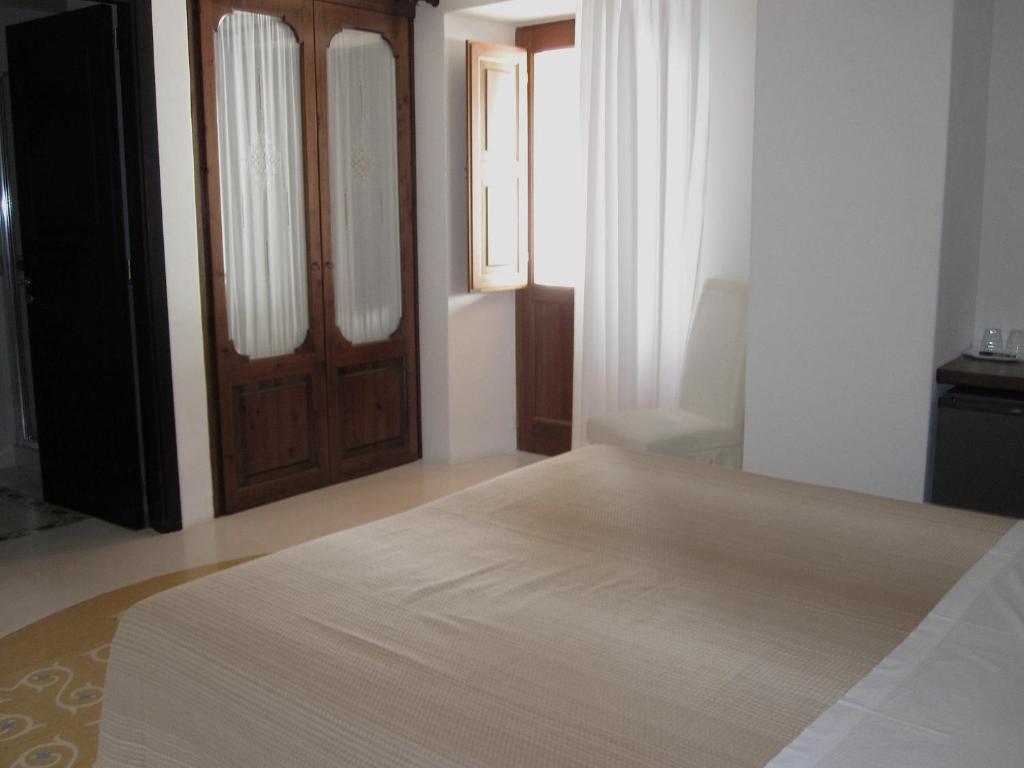 Hotel Santa Marina Antica Foresteria Санта Марина Салина Стая снимка