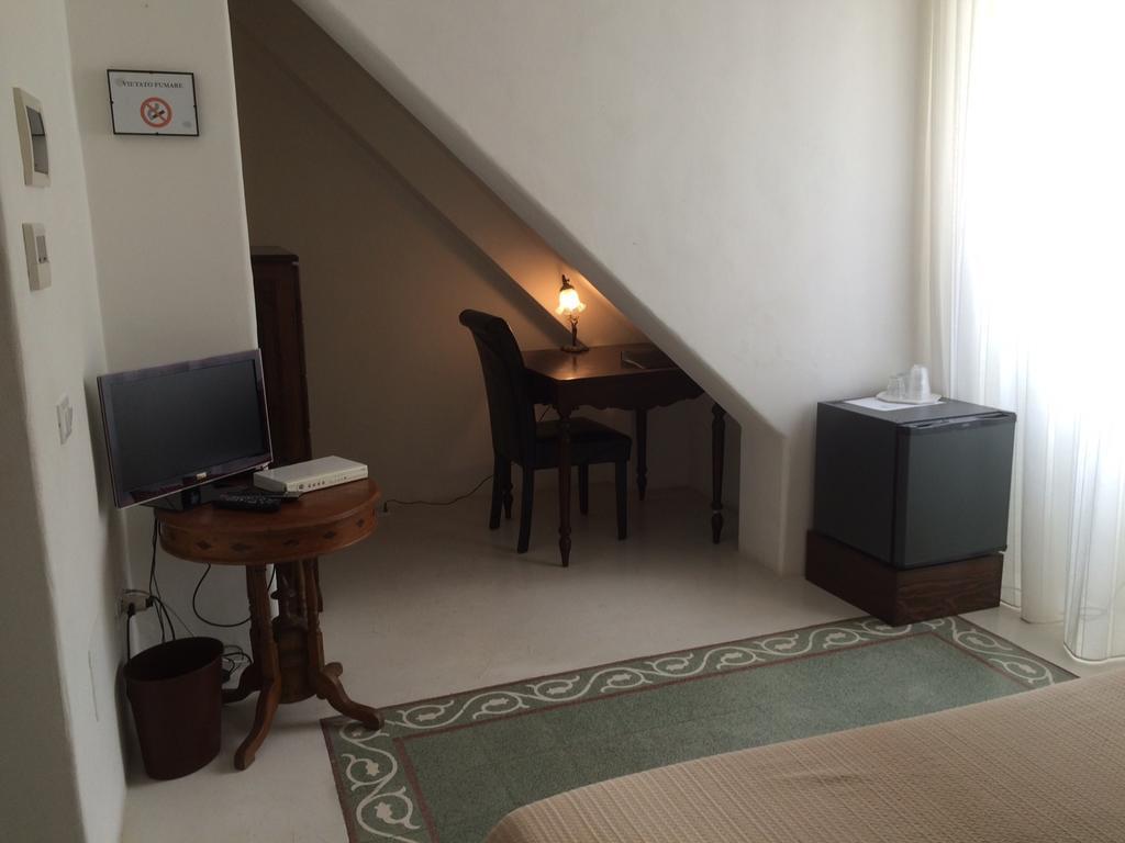 Hotel Santa Marina Antica Foresteria Санта Марина Салина Екстериор снимка