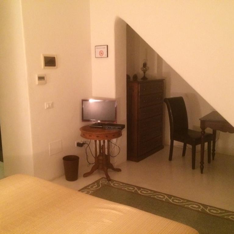 Hotel Santa Marina Antica Foresteria Санта Марина Салина Екстериор снимка