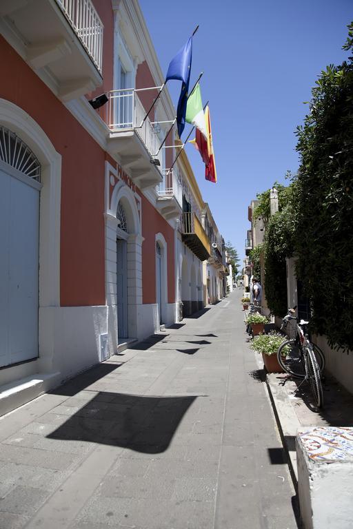 Hotel Santa Marina Antica Foresteria Санта Марина Салина Екстериор снимка