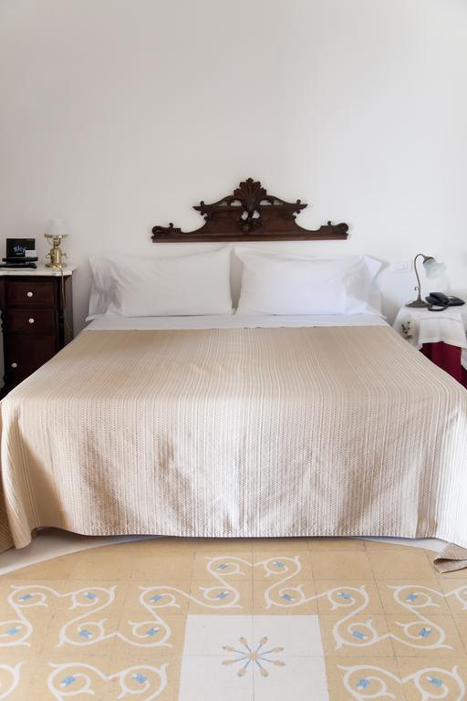 Hotel Santa Marina Antica Foresteria Санта Марина Салина Екстериор снимка