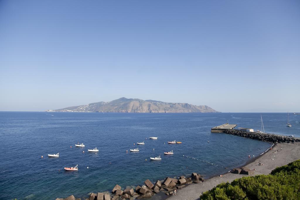 Hotel Santa Marina Antica Foresteria Санта Марина Салина Екстериор снимка