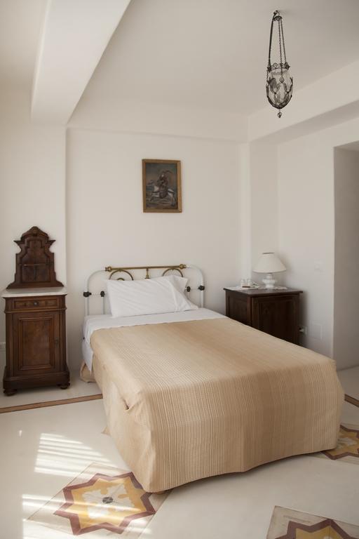Hotel Santa Marina Antica Foresteria Санта Марина Салина Екстериор снимка