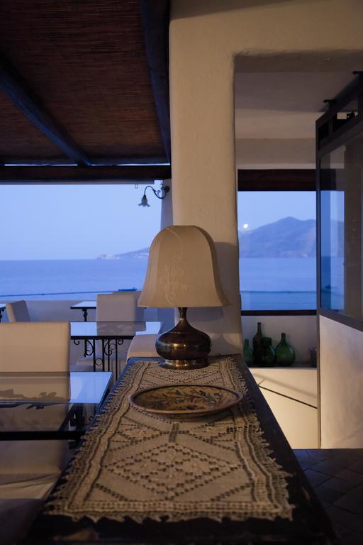 Hotel Santa Marina Antica Foresteria Санта Марина Салина Екстериор снимка