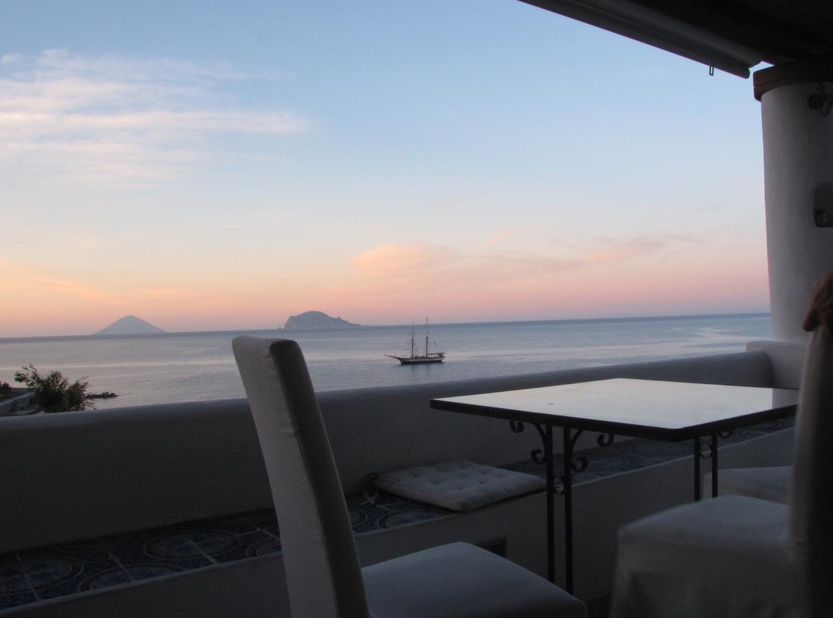 Hotel Santa Marina Antica Foresteria Санта Марина Салина Екстериор снимка