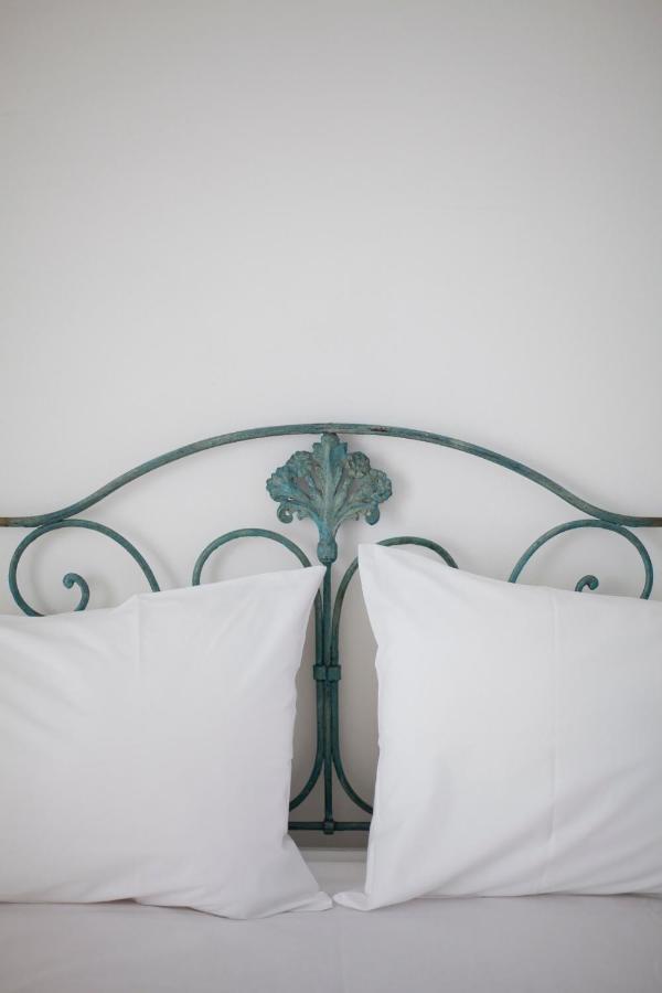 Hotel Santa Marina Antica Foresteria Санта Марина Салина Стая снимка